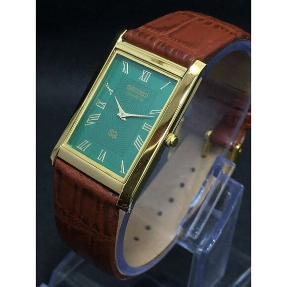 Vintage Style Seiko Quartz Mens Gold Watch & Green accents W/ Leather Strap - Picture 2 of 7
